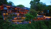 Yongshun County Furong Town Tusi Xuanfu Courtyard Waterfall Guesthouse - Chambres d'hôtes Wangcun