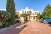 RESIDENCIA ALBERES -Apartamento completo con piscina, barbacoa, parking- A - B&B Empuriabrava