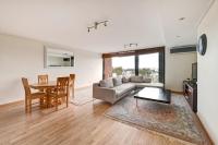 Two Bed Apartment Spacious 6th Floor Secure - Bed and Breakfast Kaapstad
