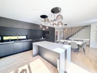 Workers and Family Homes 5BR Team House for 10, Free Parking Near Volvo & Landvetter - Chambres d'hôtes Landvetter