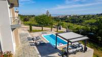 F & B Villa Collection - Neoi Epivates - Chambres d'hôtes Néoi Epivátes