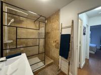 Le Balcon de Cognac T3 de 70 m2 avec 2 chambres balcon et parking privé - Chambres d'hôtes Cognac