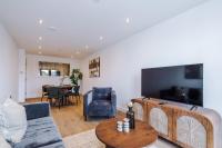 Stylish 2BR City Apartment Free Parking & Terrace - B&B Leeds