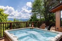 Family Friendly Great Views Game Room & Hot Tub - B&B Gatlinburg