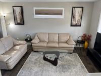 3 BDR - Bonus Room - King Bed - Garage - Near Airport - Bed and Breakfast Regina