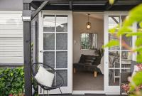 Unwind, relax stroll on the beach treat yourself - B&B Paraparaumu Beach