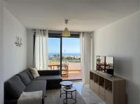 Apartamento con terraza, vistas al mar y piscina - Chambres d'hôtes Nerja