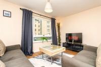 Walk to Merchant City & Glasgow Green -Stylish 2BR - Bed and Breakfast Glasgow