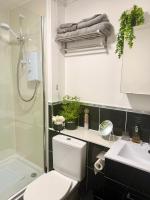 Modern Aberdeen City Centre Virginia Street 2-Bed Apartment near Harbour with Free Parking - Chambres d'hôtes Aberdeen