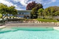 Luxury Villa, swimming pool, private beach, sleeps 8, By Guestaly - Ferienwohnung Comabbio