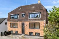 Small, cozy penthouse with free parking - B&B Aalborg