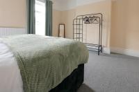 Charming haven with free parking and ample storage - B&B Cleethorpes