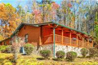 Bear Creek Lodge Single-Story EV Fire Pit Game Room Hot Tub 1-Acre Lot - B&B Gatlinburg