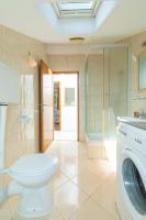 Apartamento de 2 dormitorios con terraza y vistas al mar