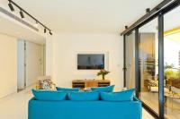 Elegant 2Br & Veranda Close To Beach By Feelhome - B&B Tel Aviv