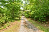 10-Acre Private Retreat Near Liberty Family-Friendly, Sleeps 14 - B&B Rustburg
