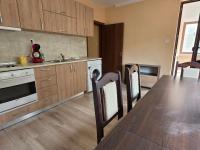 Spacious 4-Room Flat in Center - Sleeps 6 - Walk Everywhere - Bed and Breakfast Pleven