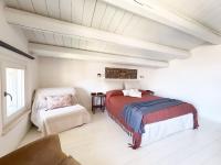 Deluxe Room (2 Adults + 1 Child)