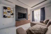 Stylish 3BR Maisonette in Qawra Near the Seafront - B&B San Pawl il-Bahar