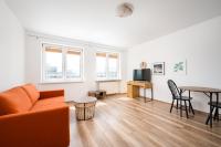 Metro Natolin Charming Apartment by BookingHost - B&B Warsaw