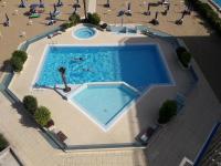 Il NATANTE FRONTE MARE CON PISCINA struttura per famiglie Piazza Milano - Chambres d'hôtes Lido di Jesolo