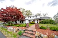 Spacious 6BR Randolph Retreat - Pet-Friendly & Near I-93 & Route 24 Access 35 - Chambres d'hôtes Randolph