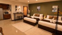 Vintage Time tunnel - 3 Queen beds - PhayaThai BTS - B&B Bangkok