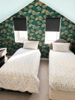 Twin single bedroom perfect for contractors and football fans - Chambres d'hôtes Wolverhampton