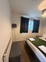 MySA- 2BR House Near City Centre and Cardiff Bay with 2 Parking Spaces and Large Garden - Chambres d'hôtes Cardiff