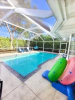 Large Cozy Oasis w Pool and Sunroom 7 min to Beach - B&B Marco Island