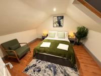 Colourful 2-Bed Flat Near Teesside Uni - B&B Middlesbrough