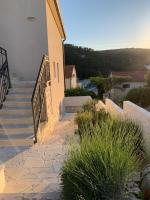 Villa Angela Lucia - Bed and Breakfast Stomorska