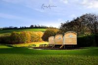 Luxury Shepherds Hut, Wiltshire Amazing Vistas - B&B Calne