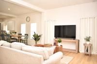 Stylish Private King Suite Near Downtown & Ybor - B&B Tampa