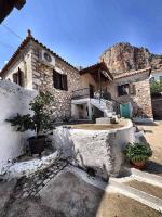 Leos Traditional Holiday House - B&B Leonídio