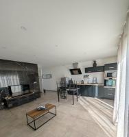 Jolie maison de village 2 chambres - B&B Ouveillan