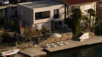 Apartmani NoMaNi - B&B Blace