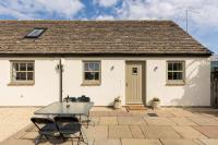 Stunning Cotswolds Dairy wLake Wildlife Views - Pass the Keys - B&B Fairford