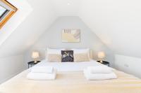 Stunning Cotswolds Dairy wLake Wildlife Views - Pass the Keys - B&B Fairford
