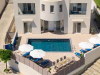 Old Town 7 min - Free Airport Pickup - 6BR Villa - B&B Rodi
