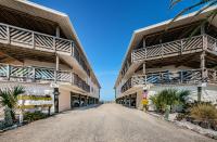 Peaceful Beachfront 30' Deck with Sweeping Views - Bed and Breakfast Clearwater Beach