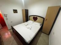 Denis Central Rooms - B&B Sarandë