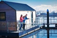 Driftwood Lodges - On Water Glamping - Moyola Lodge - Chambres d'hôtes Magherafelt