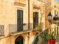MADALU Charm with a Balcony in the Historic Center - B&B Lecce