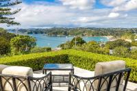 Tiri Heights - Elegant Coastal Retreat - B&B Oneroa