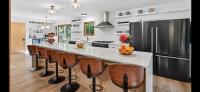 Beautiful spaces by Medicine Lake Home - Chambres d'hôtes Plymouth