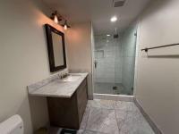Modern 2BR Beach Walk Retreat with King and Coastal Vibe - B&B Malibu
