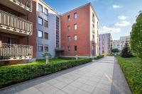 Stylish Apartment in an Ideal Location with Parking in Łódź by Noclegi Renters - Chambres d'hôtes Łódź