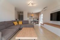 SithoniaRS 2nd Floor Center Apartment with amazing Seaview - B&B Néos Marmarás