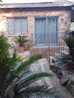 Peridot bachelor pad - B&B Fourways